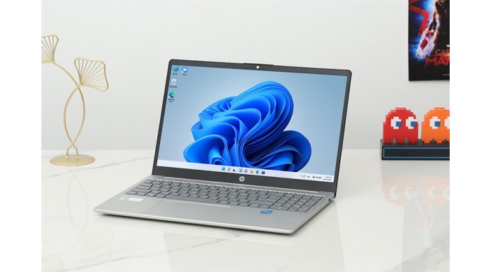 Laptop HP 15 fd0303TU i3 1315U/8GB/512GB/Win11 (A2NL4PA)